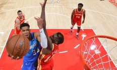 乐鱼体育娱乐-雄鹿横扫老鹰，再夺两连胜