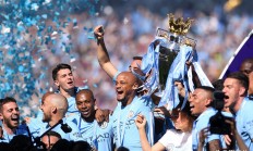 乐鱼体育app-意大利联赛榜首争夺激烈，谁能笑到最后