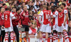 乐鱼体育app-关于曼联客场逼平热刺，联赛排名仍保持领先的信息