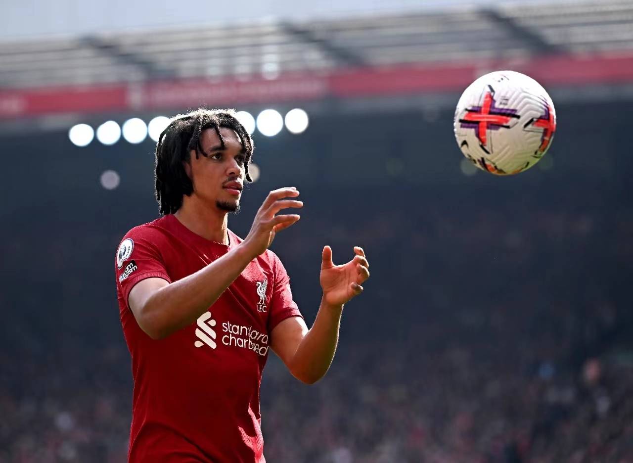 奥运会冠军参加西汉姆联夺冠庆典