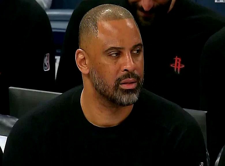 开赛即爆发，火箭客场力克雷霆