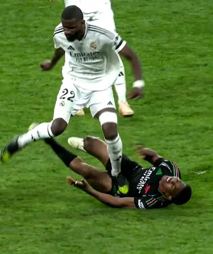 包含抢眼表现!击剑选手防守如铁墙的词条 包含抢眼表现!击剑选手防守如铁墙的词条