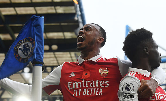 关于切尔西客场一球小胜，登顶英超积分榜的信息