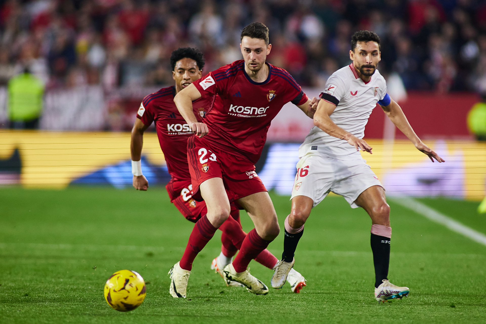 奥萨苏纳保家成功，稳守反击打破对手防线的简单介绍