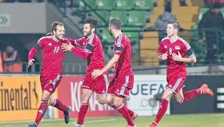 包含欧洲杯四强对决，焦点战事引发球迷热议的词条