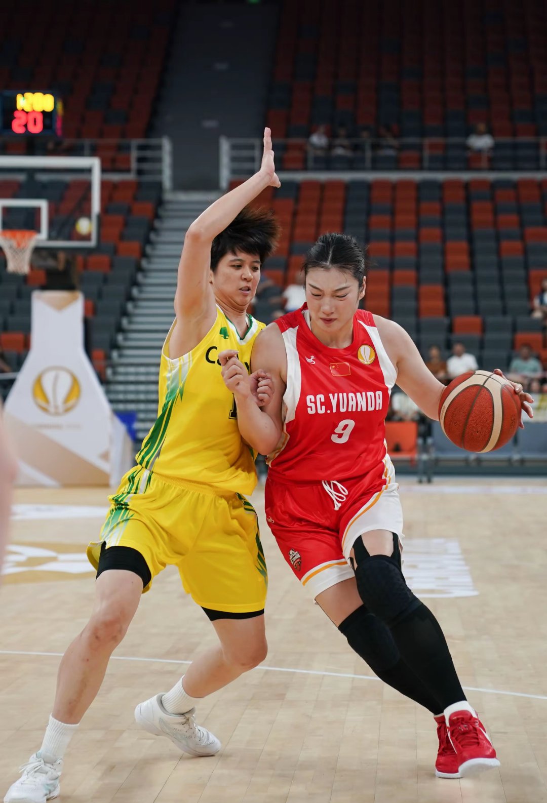 韩国女篮突破重围，夺得杯赛冠军