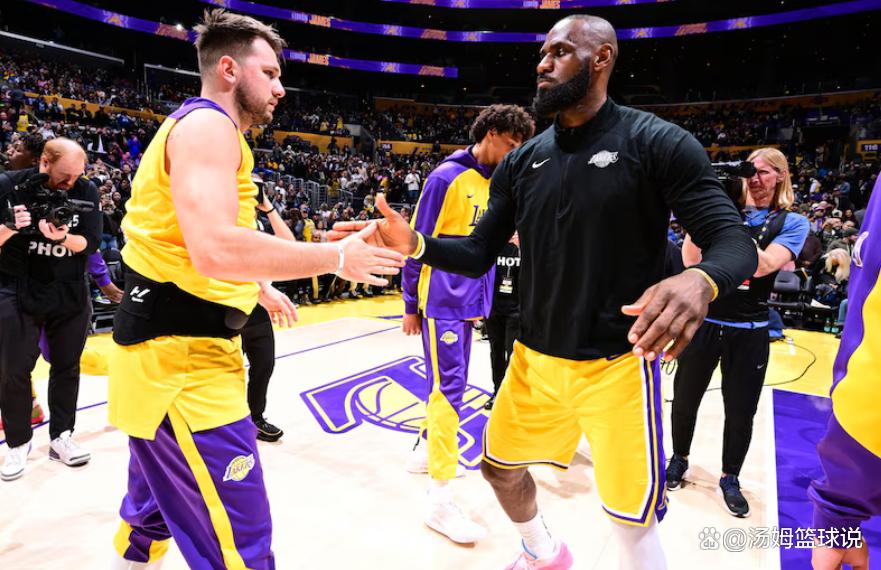 包含湖人势不可挡,总决赛中完胜热火队的词条 包含湖人势不可挡,总决赛中完胜热火队的词条