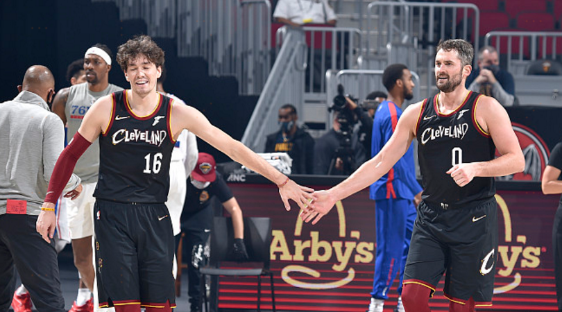 包含小牛队在主场赢下关键战绩领跑东部联盟的词条