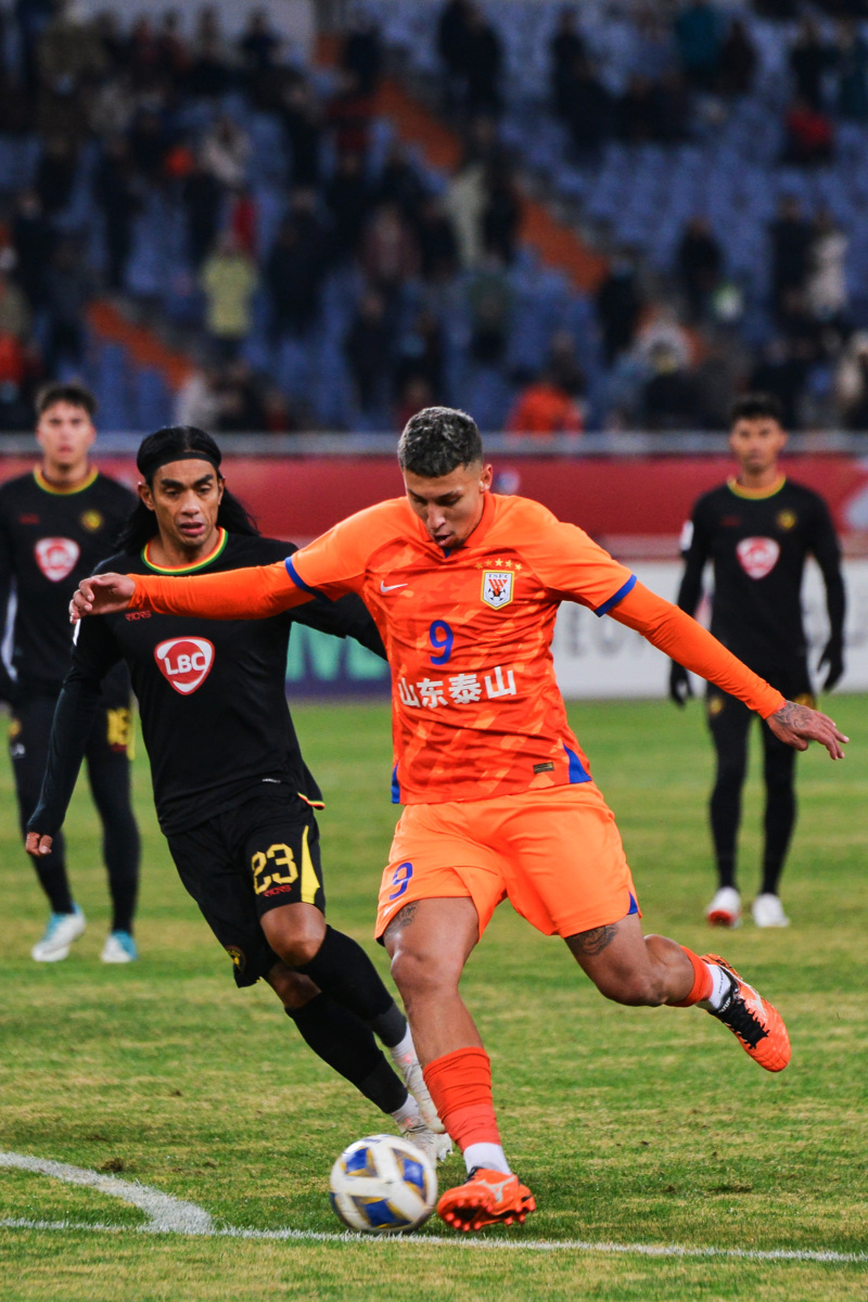 冰岛主场大捷，锁定小组出线资格的简单介绍