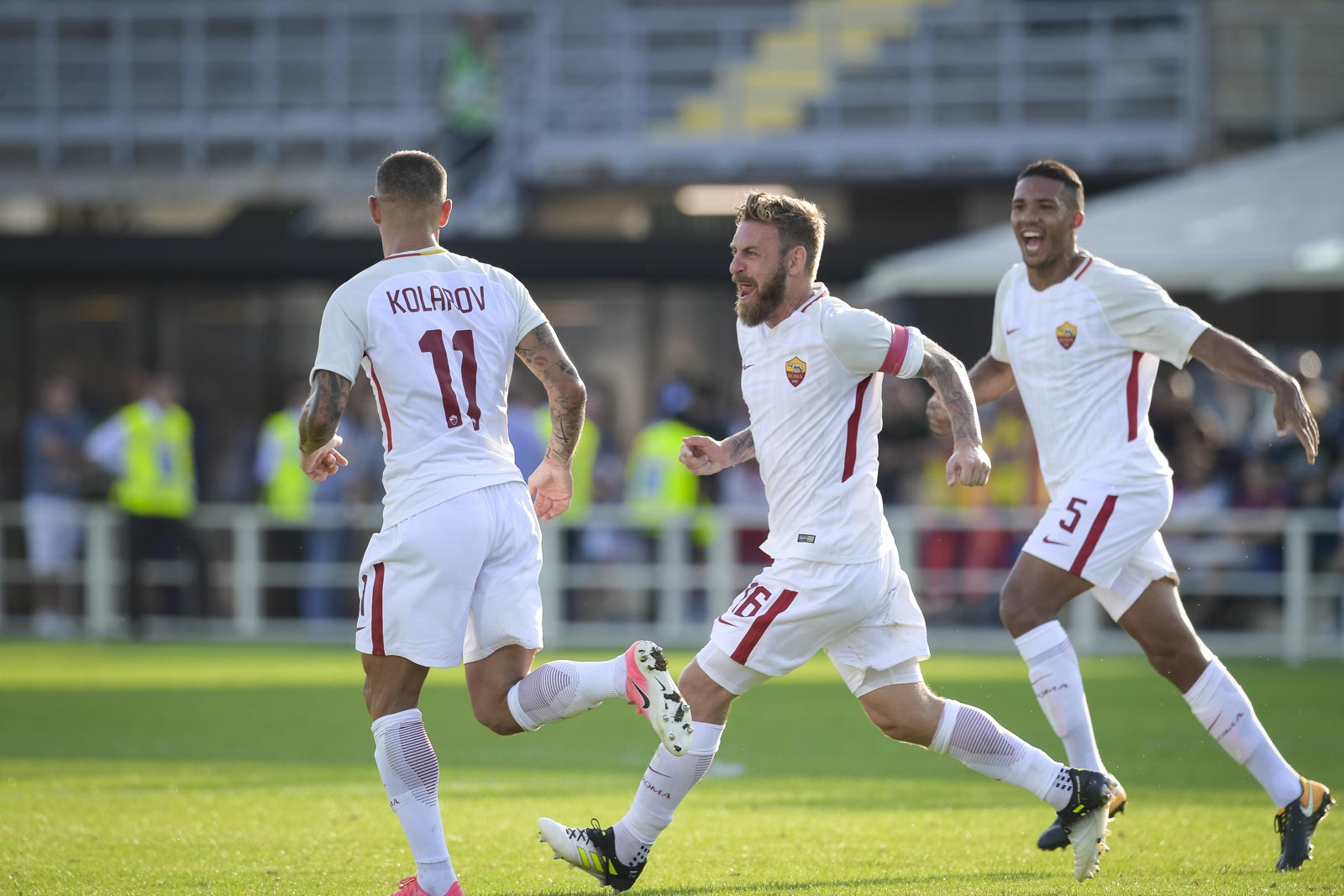 罗马客场不敌对手，三连败抬头望降级区