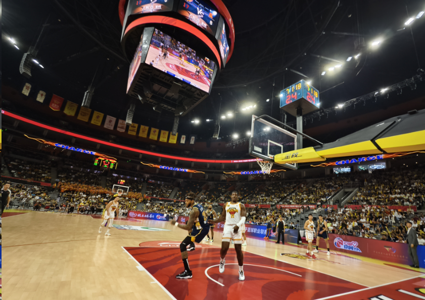 关于广东队主场大胜，展现强大实力的信息