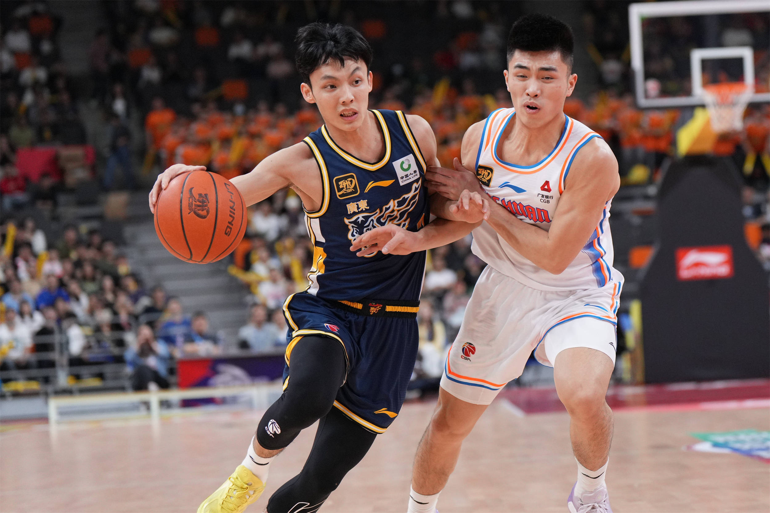 关于广东队主场大胜，展现强大实力的信息