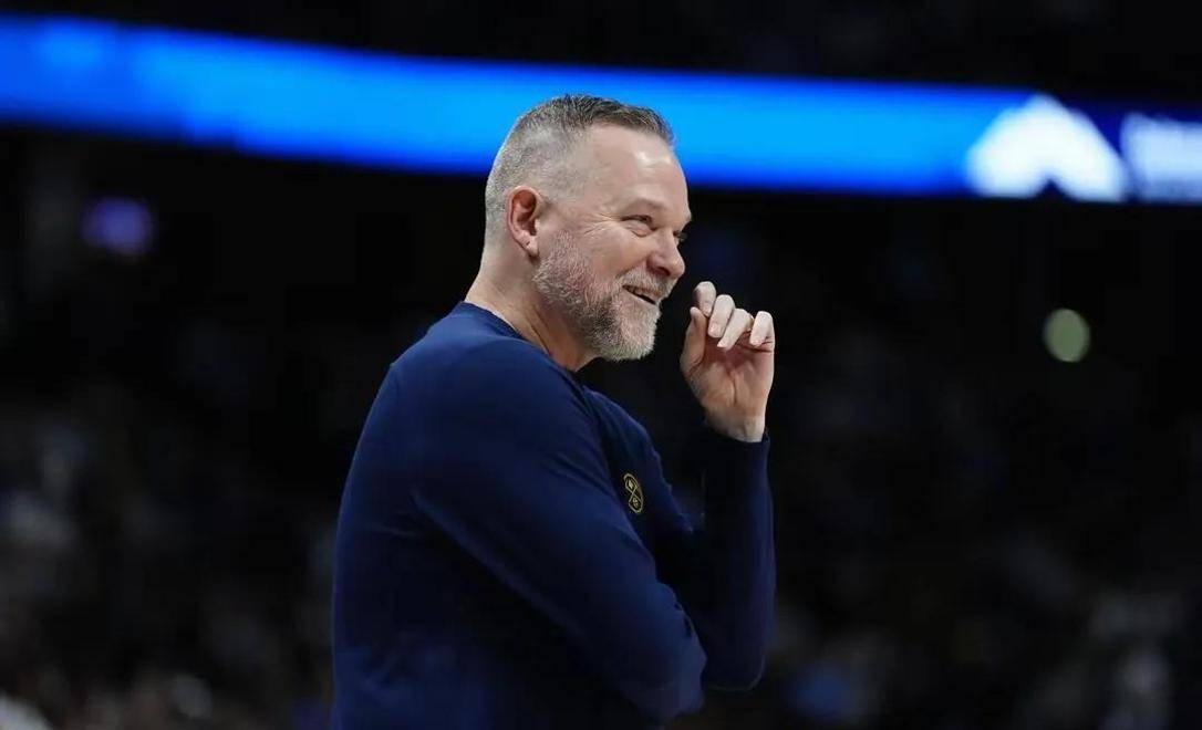 尼克斯球员坚持训练，追求成功