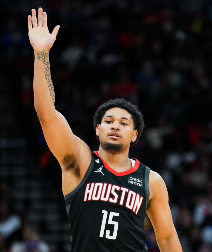 尼克斯球员坚持训练，追求成功