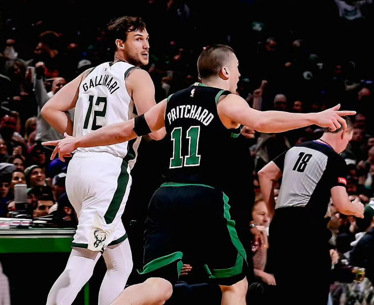 雄鹿横扫老鹰,再夺两连胜 雄鹿横扫老鹰,再夺两连胜