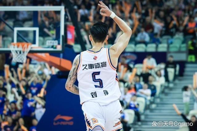 上海男篮助教受伤，球队备战备受影响的简单介绍