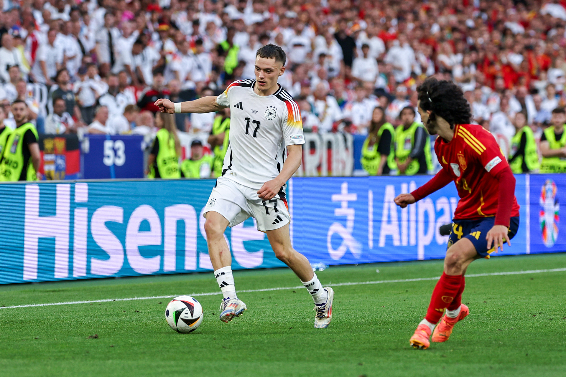 西班牙男子足球队成功晋级四强