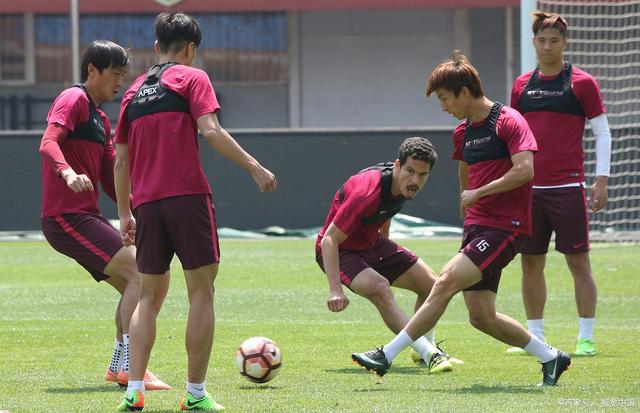 河北华夏幸福主场力克青岛黄海，终止连败的简单介绍